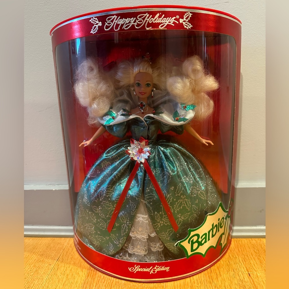 Vintage 1995 Happy Holidays Special Edition Barbie Doll #14123 Mattel